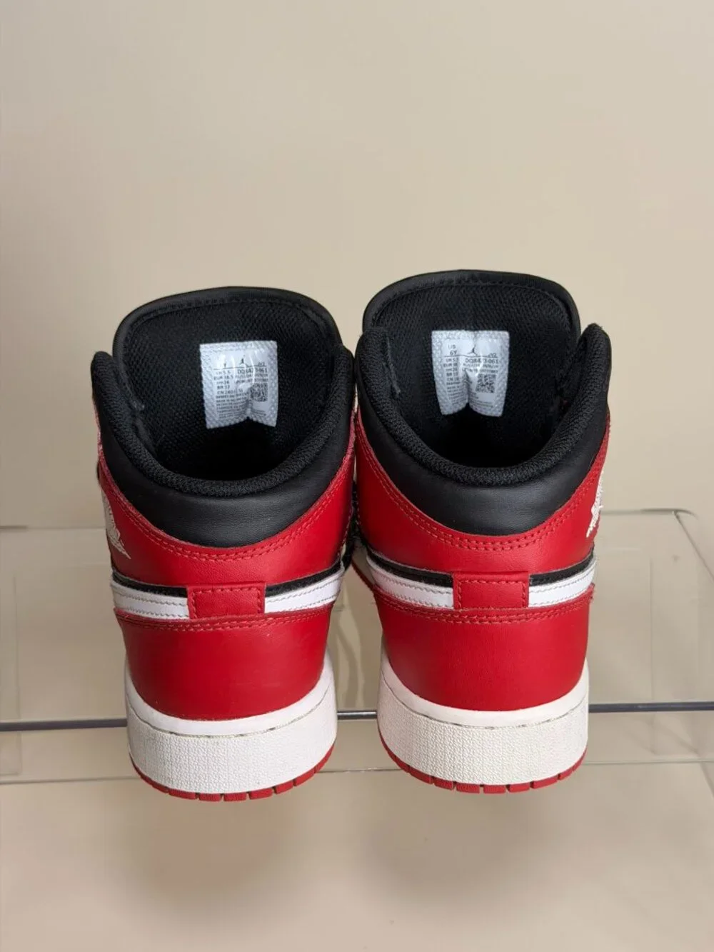 Air Jordan 1 Mid Bred Toe GS Sneakers Kids Size 6Y